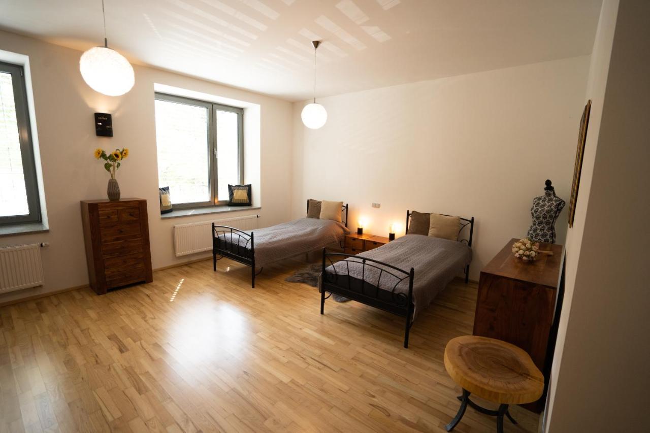 Black Field Apartment Brno Eksteriør bilde