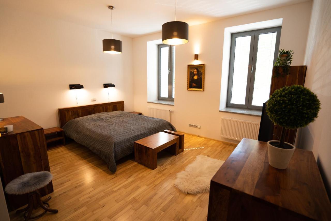Black Field Apartment Brno Eksteriør bilde